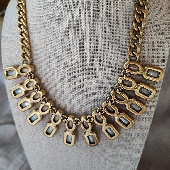 J Crew Opaline and Peach Faceted Glass Stone Statement Necklace Brass Tone - Picture 3 of 7